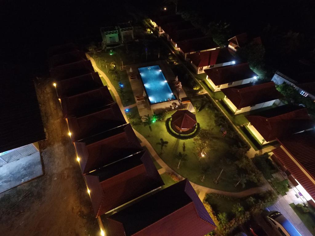 Phuket Airport Villa Ban Bo Han Ngoại thất bức ảnh